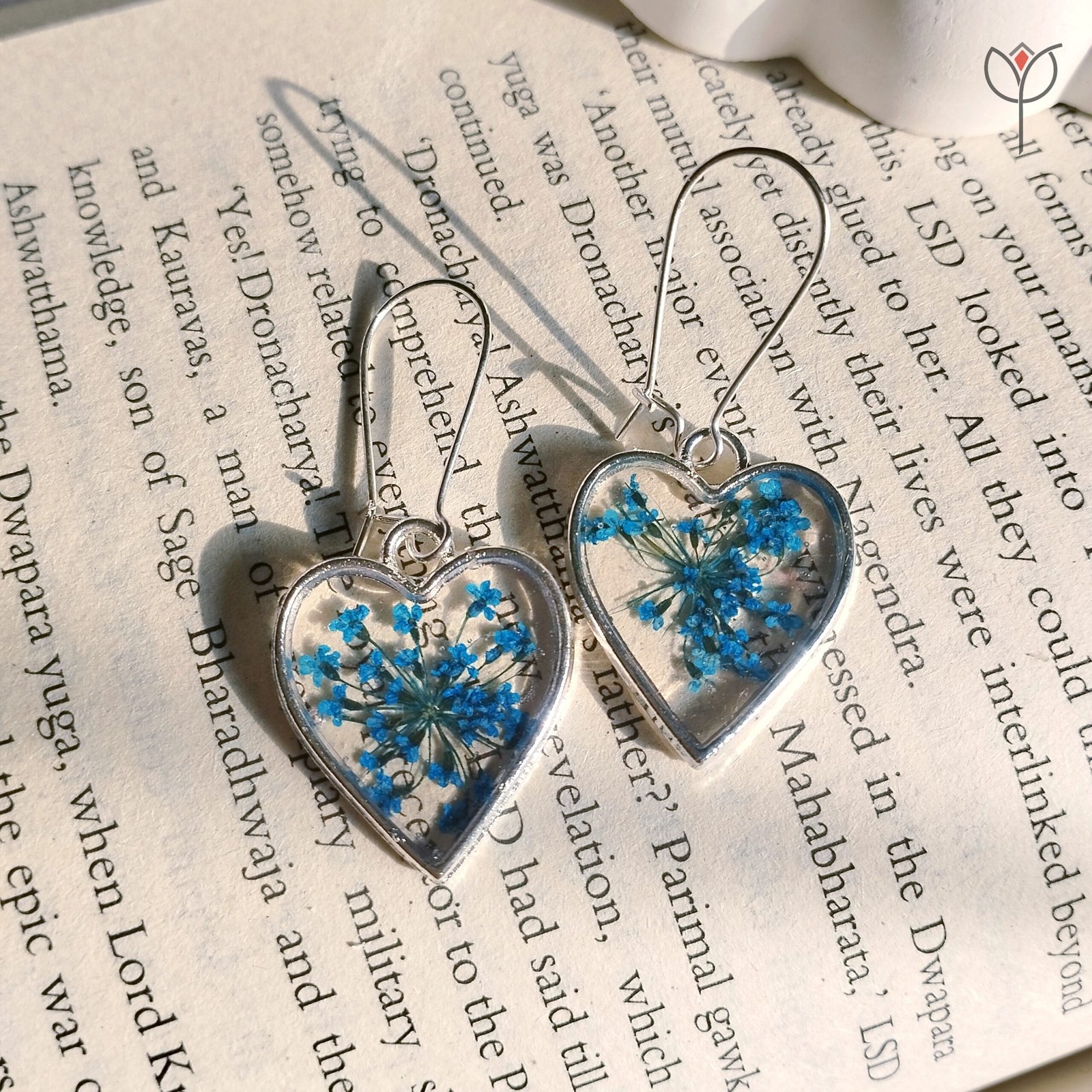 lace-of-love-earring-woman Silver heart Lace of Love Earrings with blue blooms