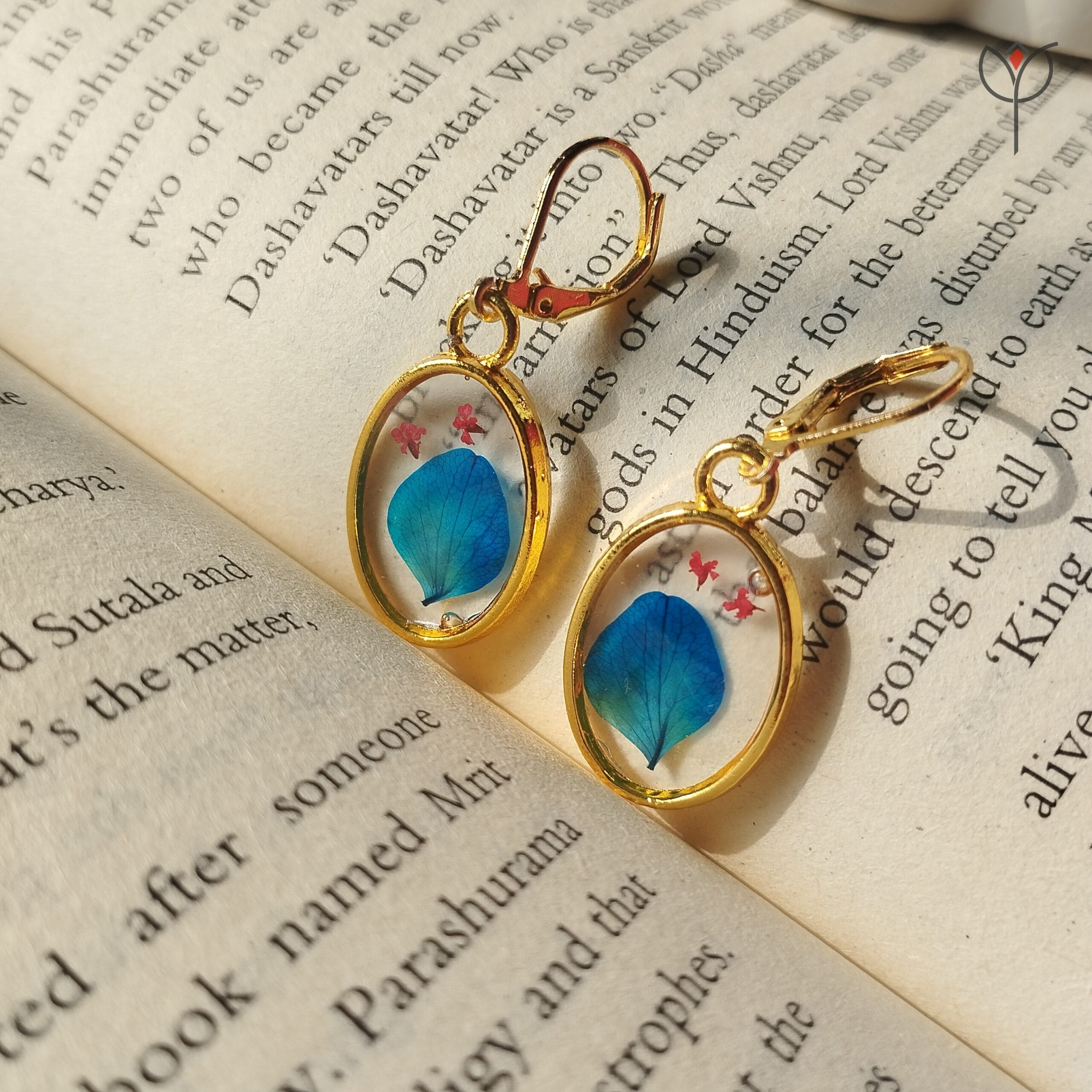 ocean-calm-drops-earrings-detailed