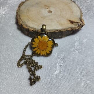 Back view of Sunny Daisy Pendant