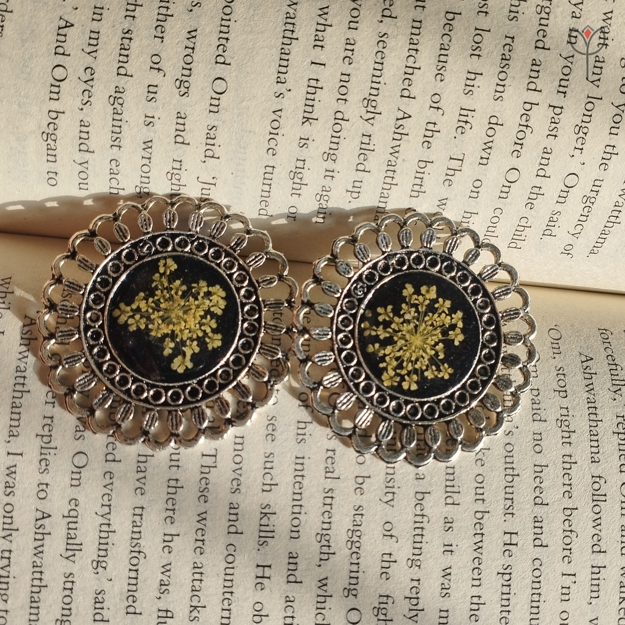 antique-annes-floral-resin-jhumka Silver Antique Anne's Jhumka crafted with real dried flowers