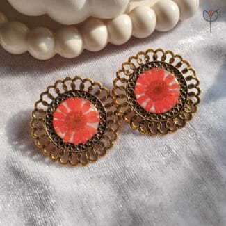Antique Daisy Jhumka with preserved daisy flower