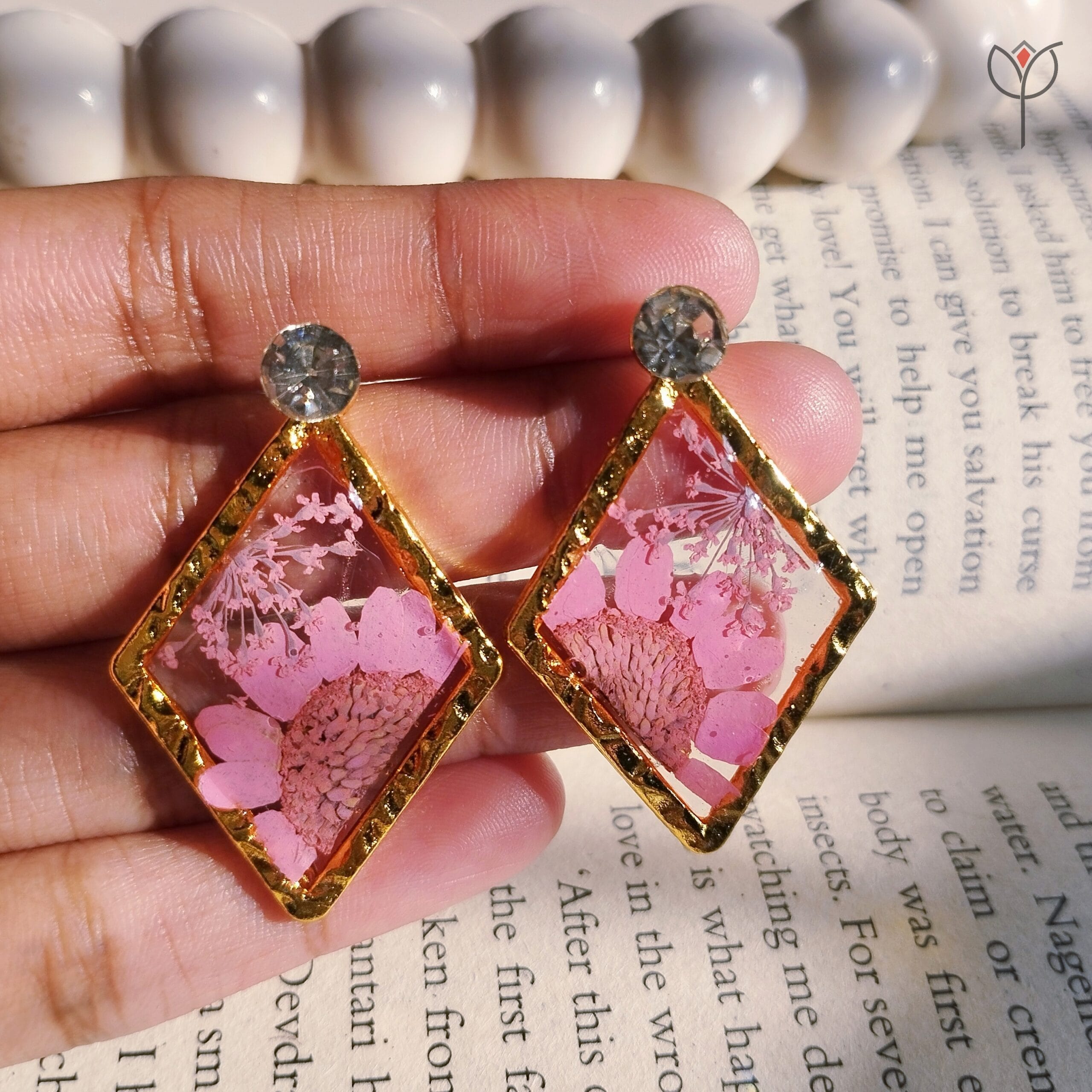 Real flower Blush Lace Daisy Earrings in gold frame