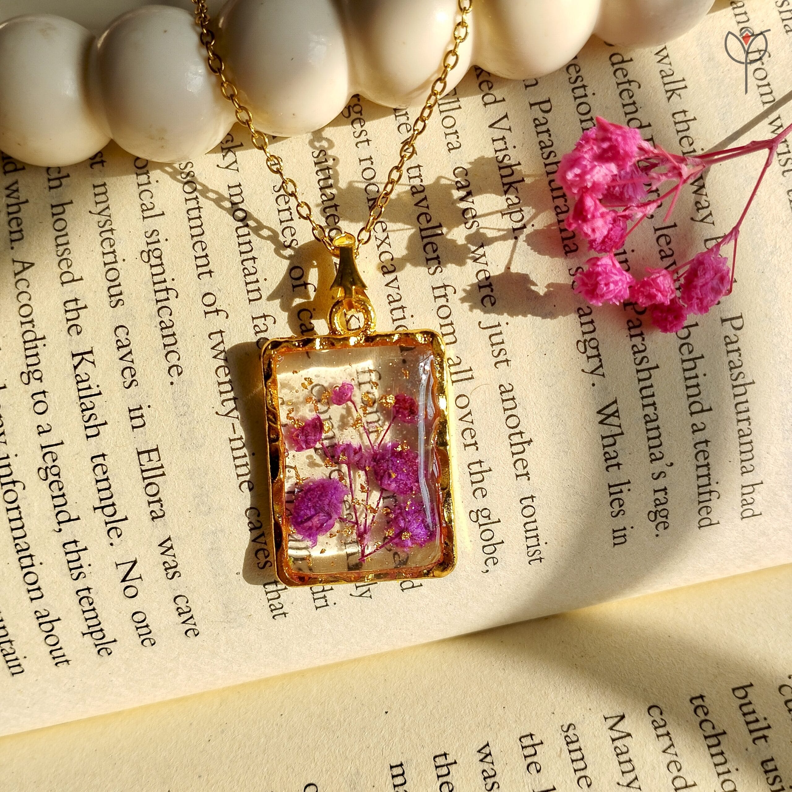 breath-frame-pendant-handcrafted Breath Frame Pendant featuring real pink baby’s breath
