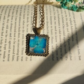 Cerulean resin pendant hydrangea flower
