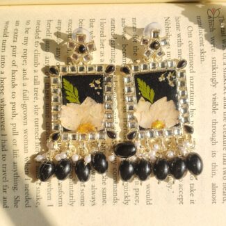 Dreamy Frame Jhumka handcrafted with real flowers