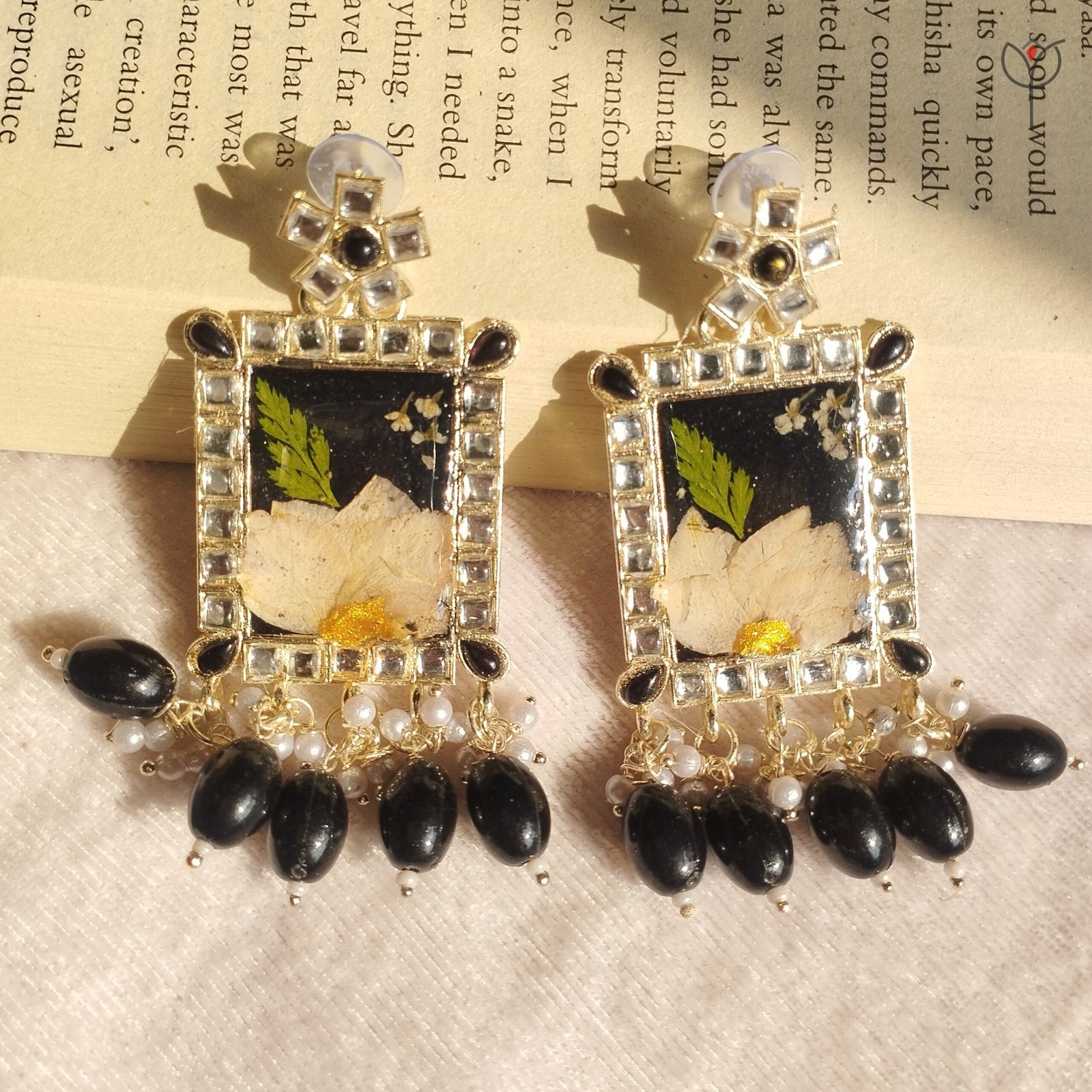 dreamy-frame-jhumka-real-flower-handcrafted Floral Dreamy Frame Jhumka in kundan style