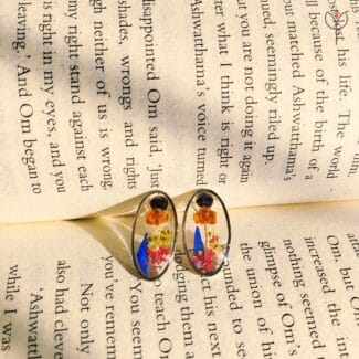 Garden Whisper Earrings with real preserved flowers front look