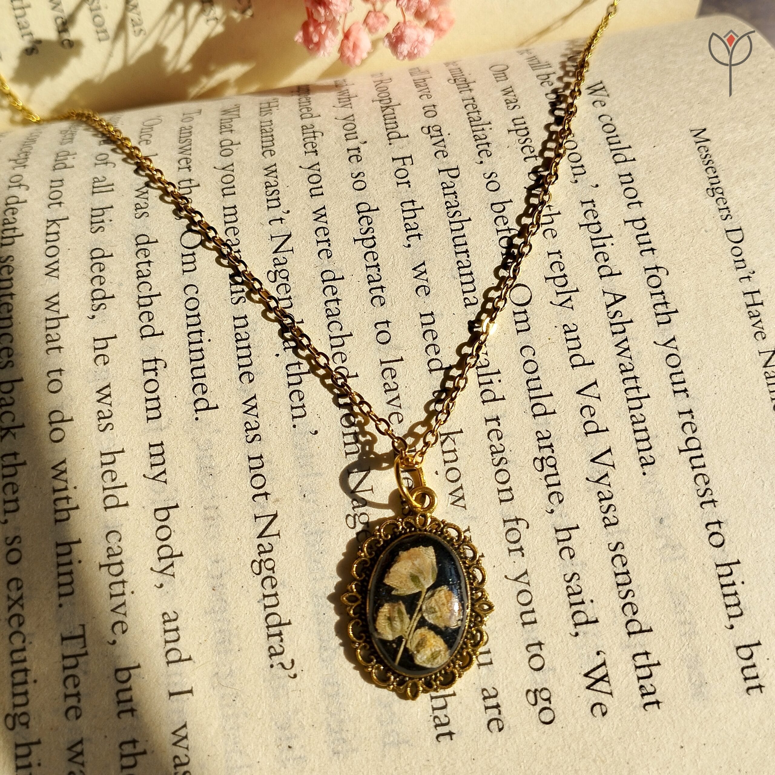 gold-frame-babys-breath-floral-resin-necklace Gold floral resin necklace baby’s breath flowers