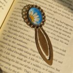 Daisy flower resin bookmark in antique finish