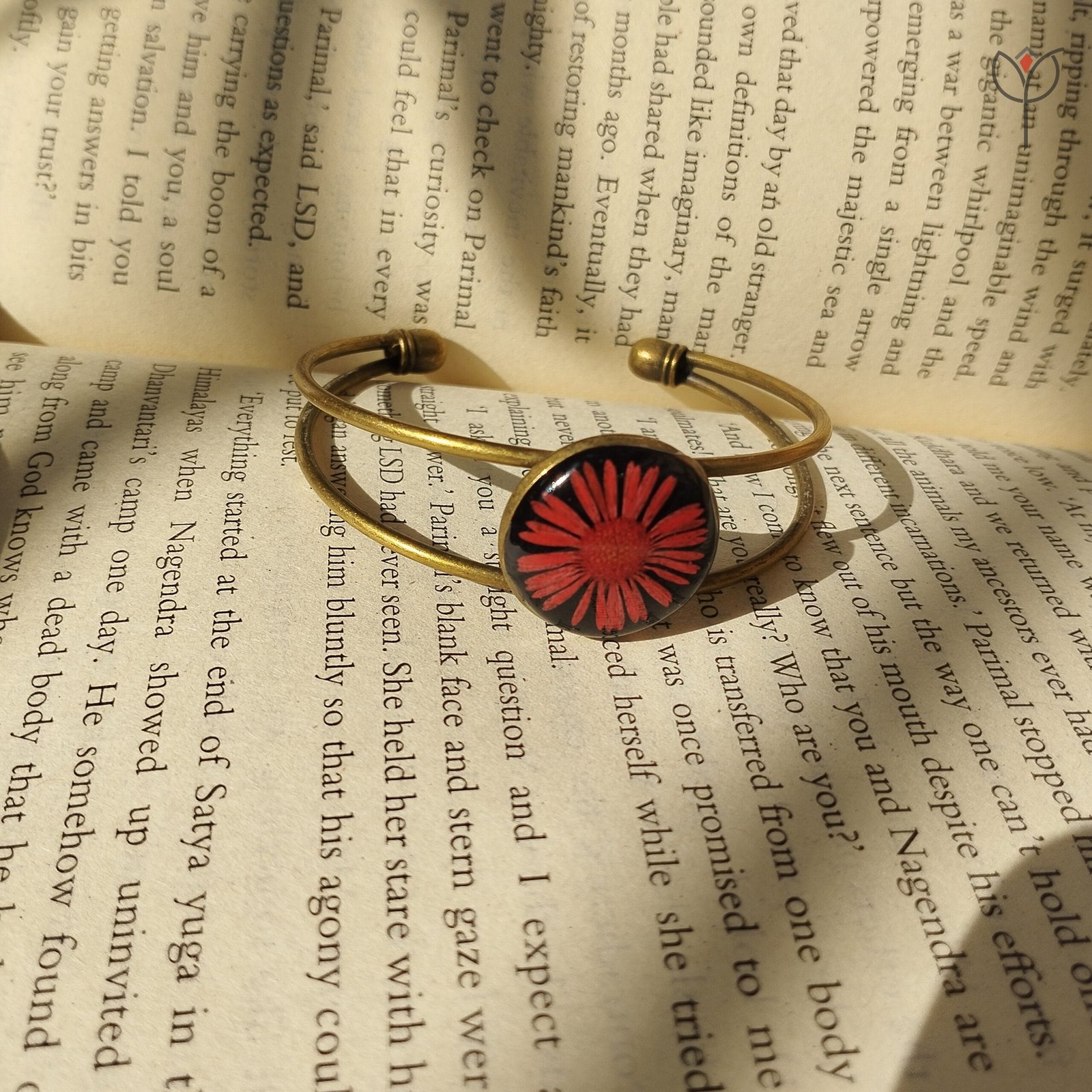 handmade-greek-star-resin-bracelet-flatlay Handmade Greek Star resin bracelet
