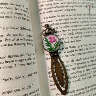 Lace Crown Bookmark with Queen Anne’s Lace front look
