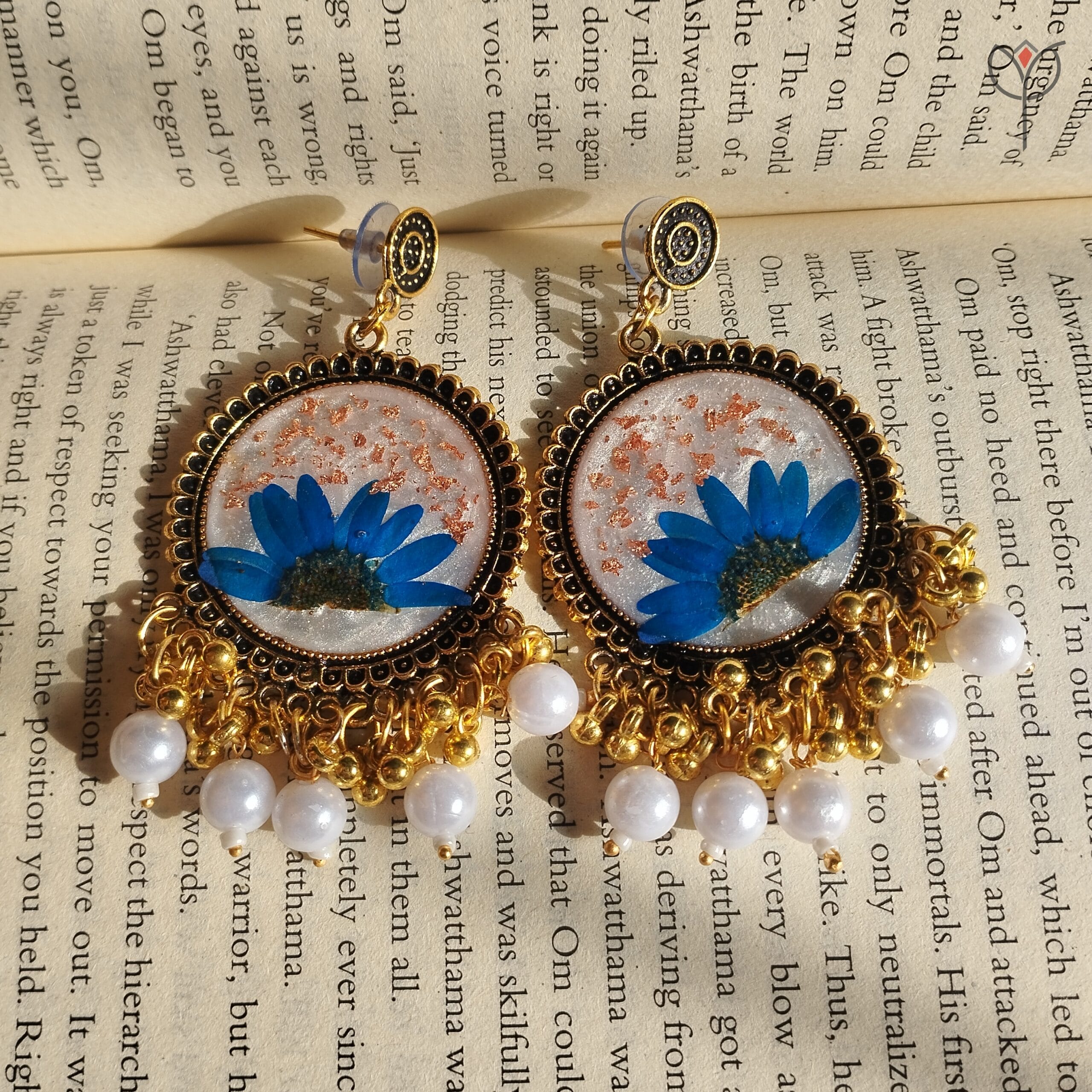 Resin floral Neel Mayuri Jhumka