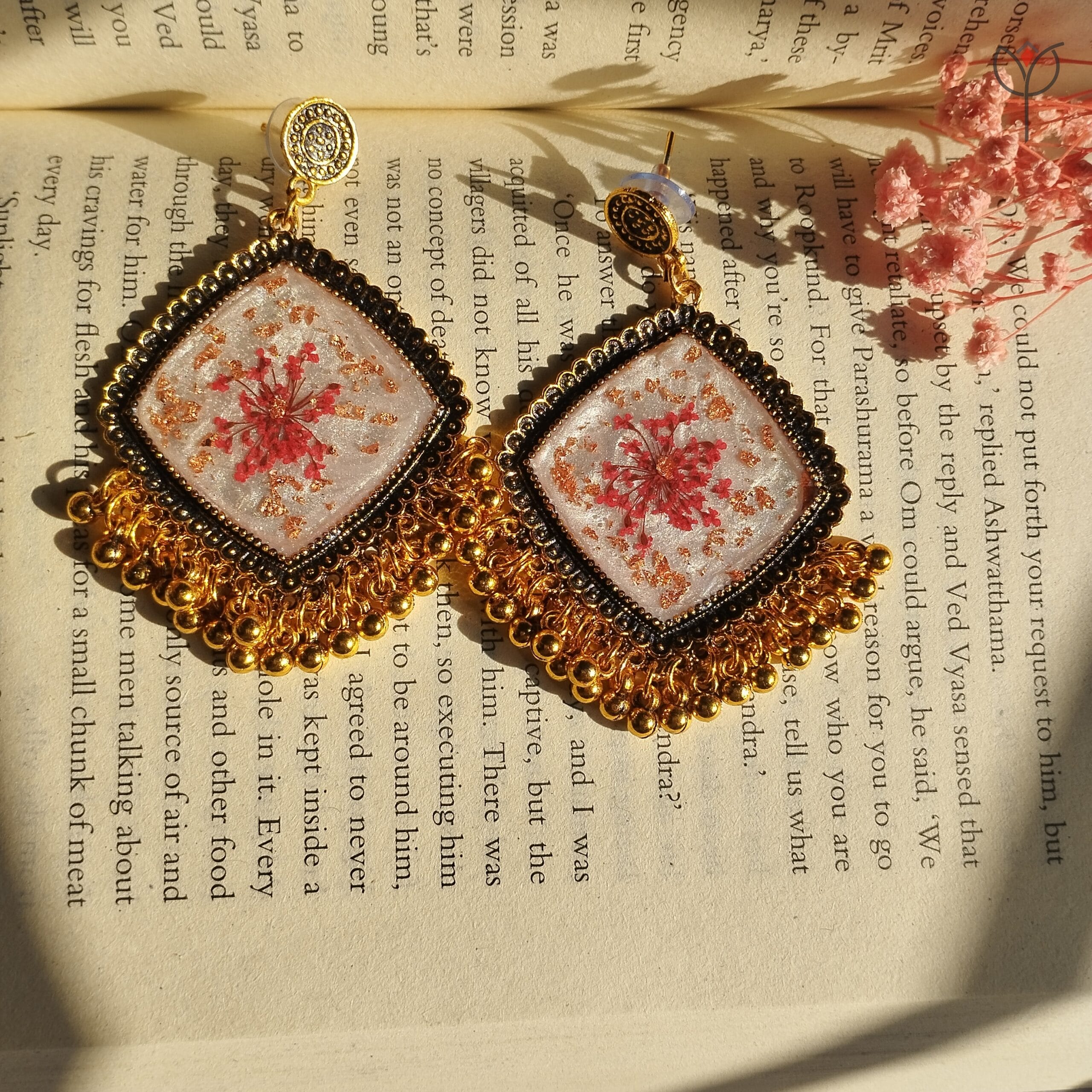 queen-annes-resin-jhumka-antique-gold-finish Handmade Queen Anne’s Lace resin jhumka floral earrings