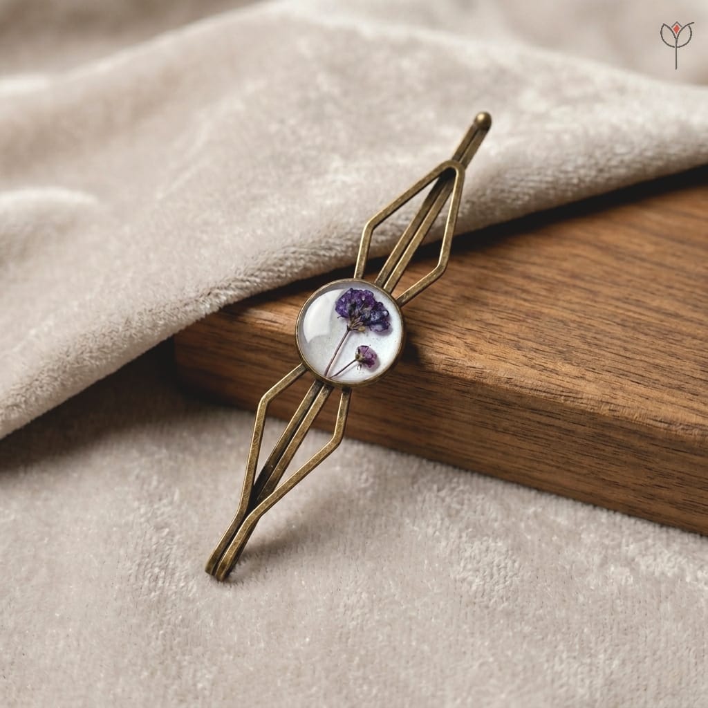 Aurelia Antique Hair Clip with Baby’s Breath