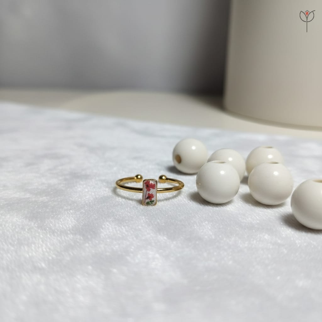 Minimal gold ring featuring preserved Queen Anne’s Lace