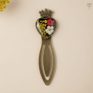 The Royal Heart Bookmark with dried flowers