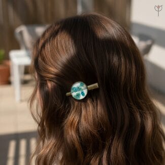 teal baby’s breath in clear resin hair clip