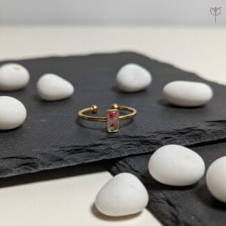 Veralis Finger Ring with Queen Anne’s Lace and fern