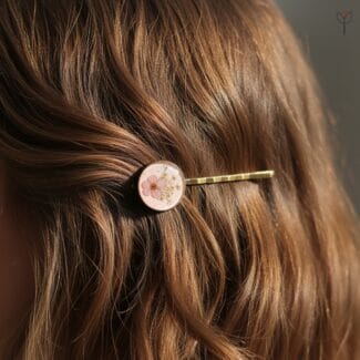 Antique style resin hair clip