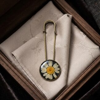 Classic Daisy Flower Brooch with antique finish