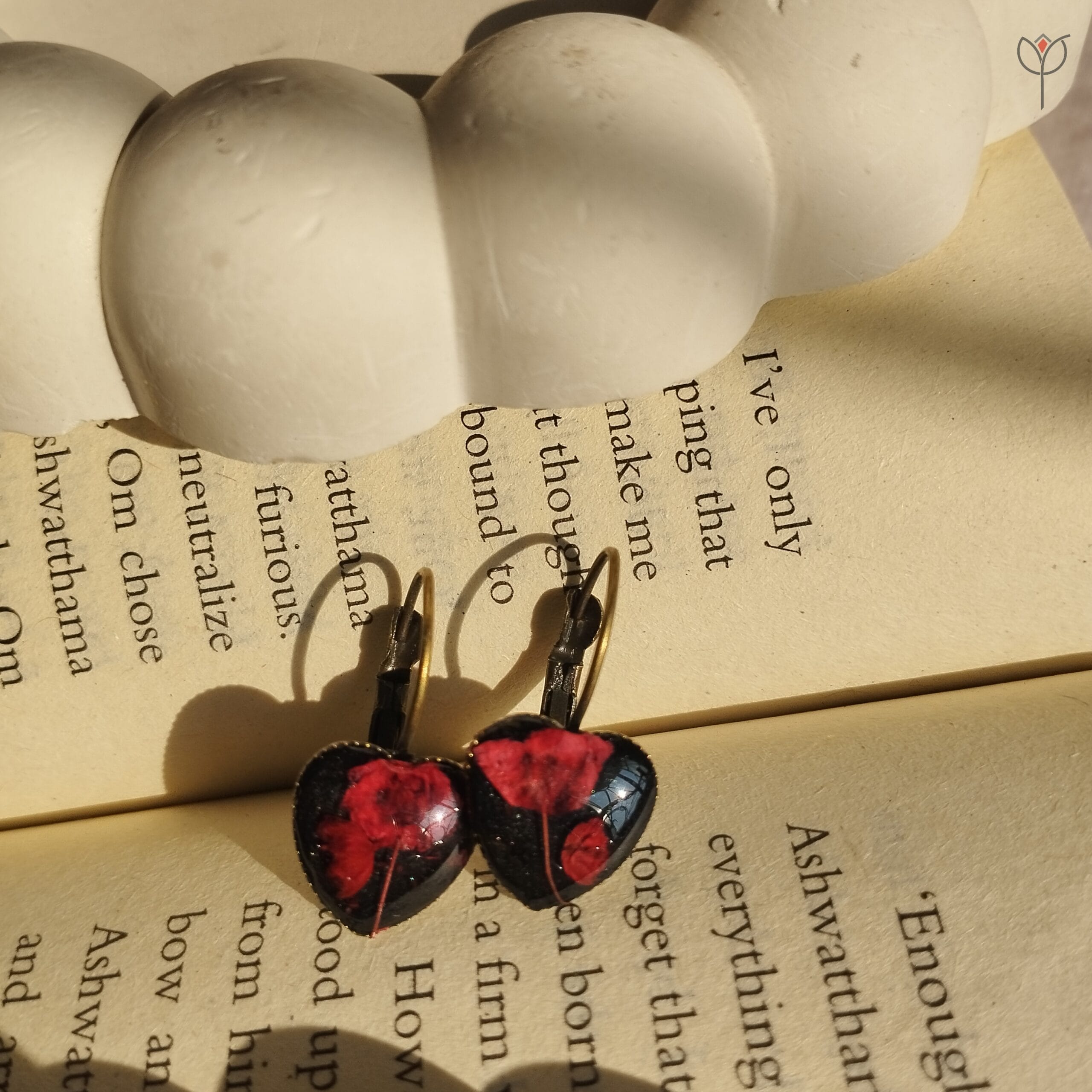 Black Heart Resin Earrings with preserved baby’s breath
