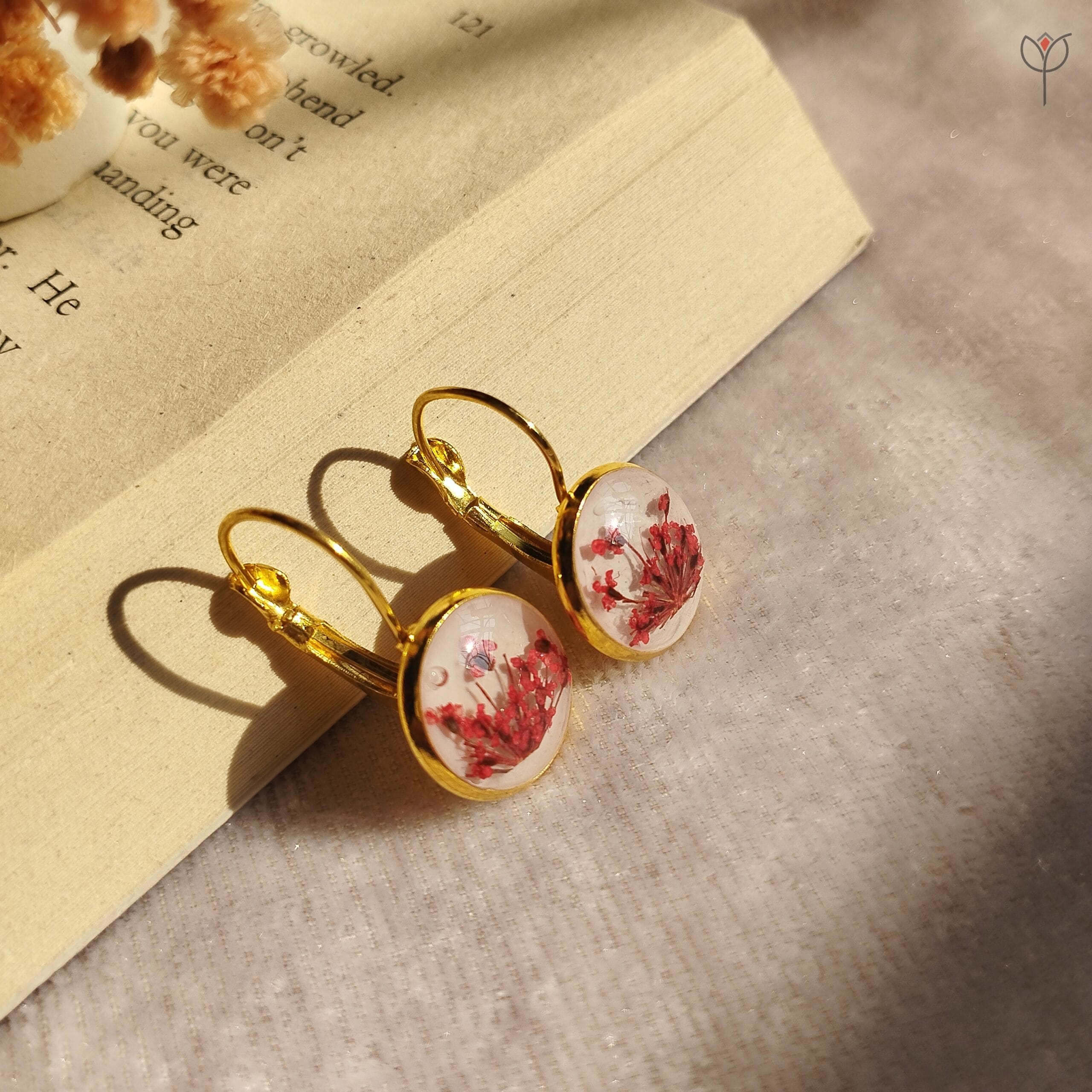Resin earrings with Queen Anne’s Lace flowers