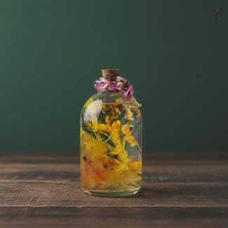 Honeyveil Glass Garden with preserved flowers