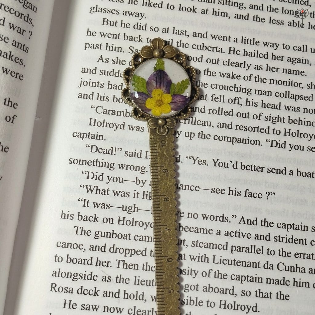 hydrangea-plum-fern-resin-bookmark Handmade resin bookmark featuring real hydrangea, plum flower,