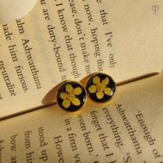 Little Plum earrings golden base