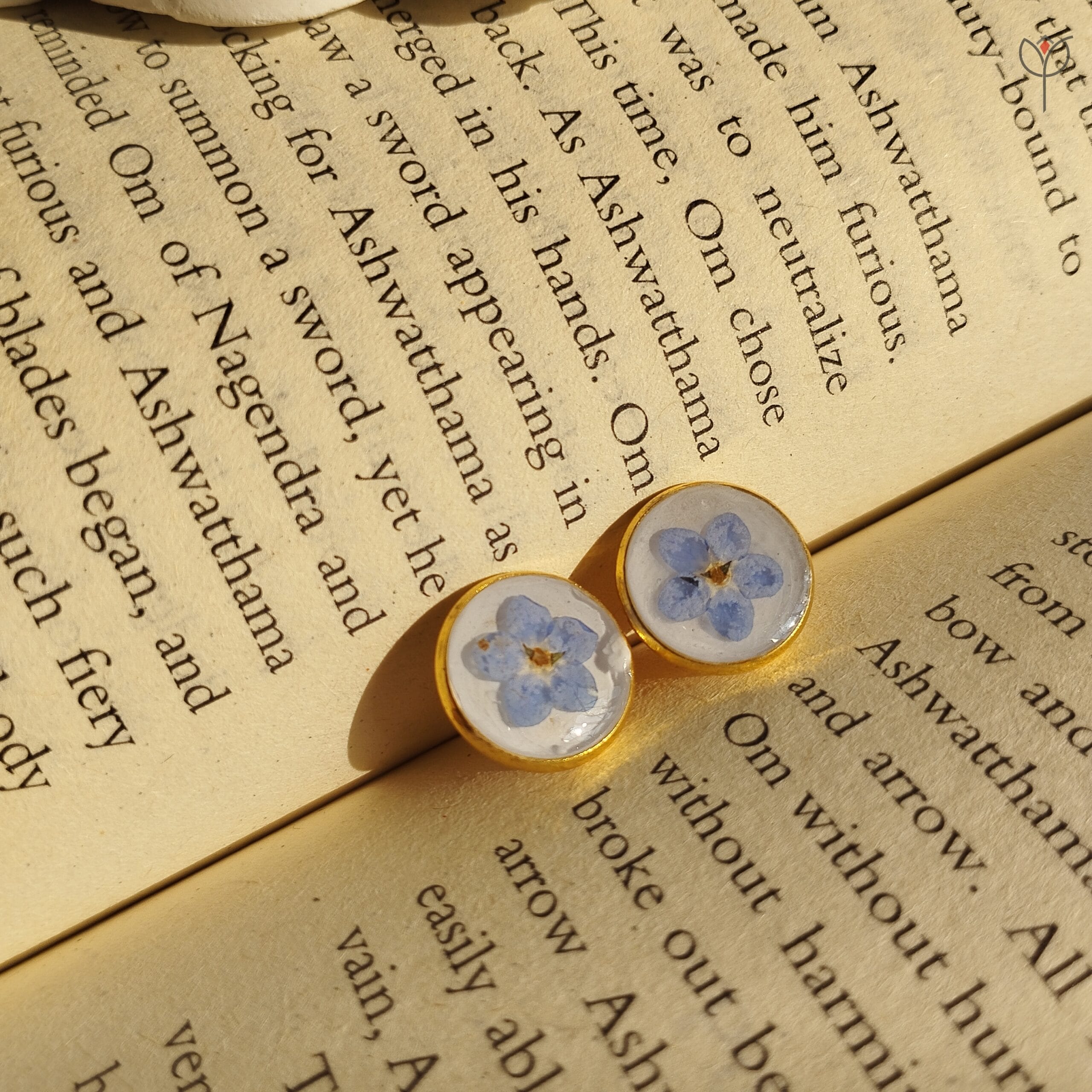 Mini Flower Resin Earrings with real blue forget-me-not
