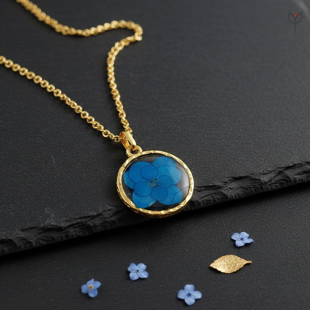 ocean-inspired-flowers-pendant Ocean inspired dried hydrangea pendant