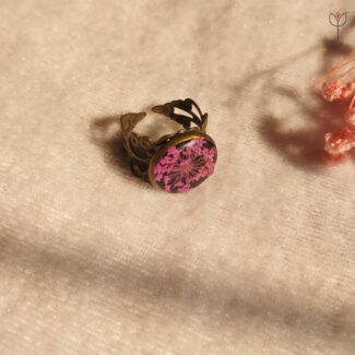 Antique Forest resin ring featuring real dried flower